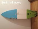Se vende tabla de surf pukas